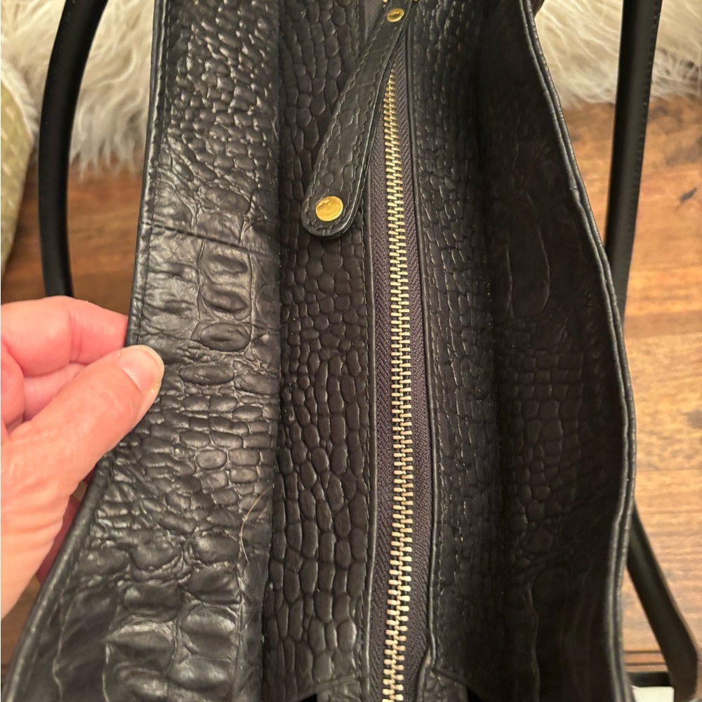 Andalossi Black Leather Alligator Shoulder/Tote Bag, Like New, - Picture 5 of 7